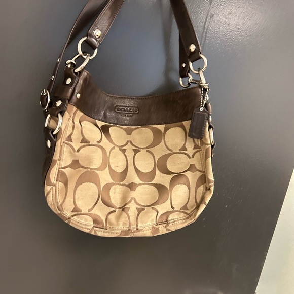 Coach Brown and Tan Signature Shoulder Bag - Picture 3 of 16